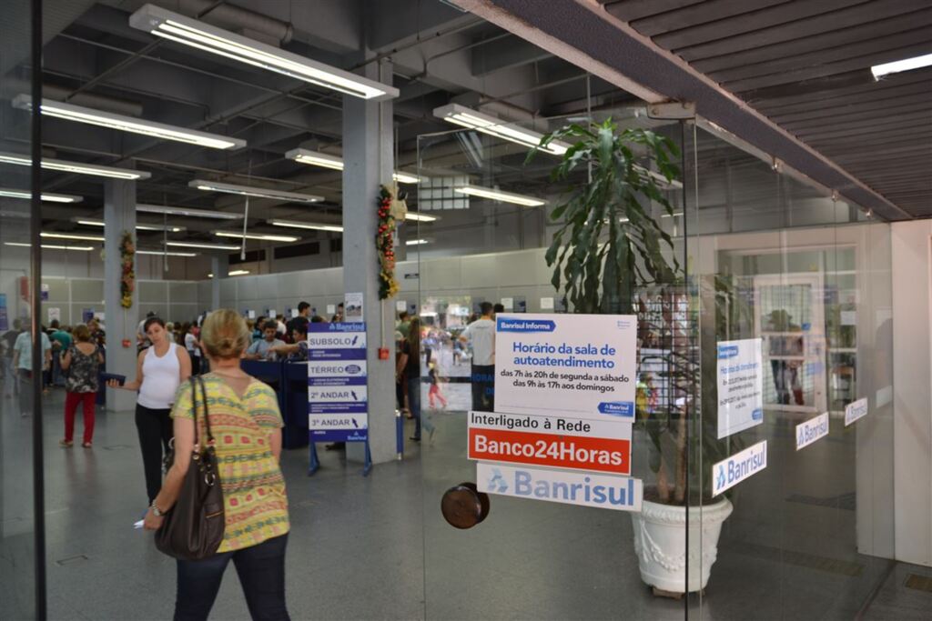 Veja os horários de bancos, mercados e comércio no feriadão de ano novo em Santa Maria