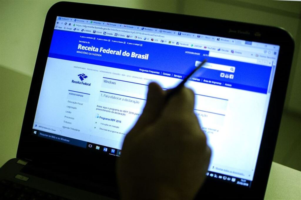 título imagem Receita Federal abre consulta ao sétimo lote de restituição do IRPF 2018 na próxima segunda