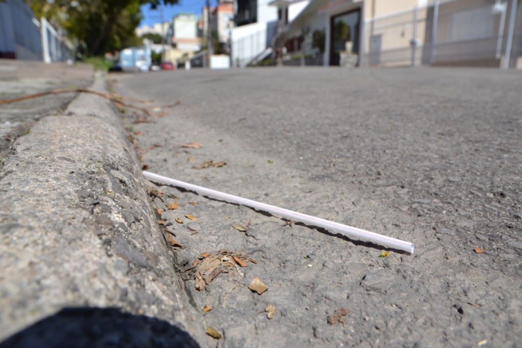 Projeto de lei que exige canudos de papelão em Santa Maria divide opiniões