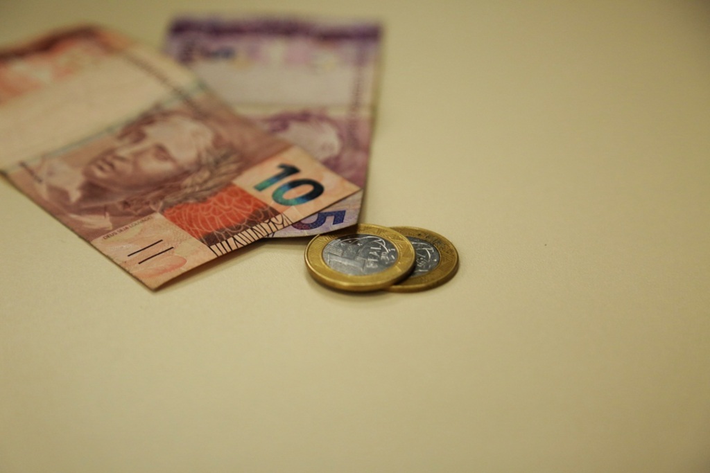 Salário mínimo nacional de 2019 poderá aumentar pouco mais de R$ 50