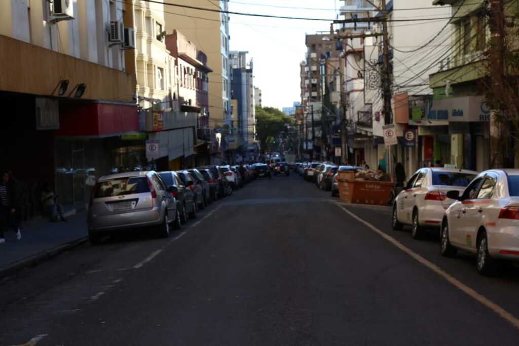 Prefeitura quer tirar estacionamento e aumentar espaço de pedestres na Bozano