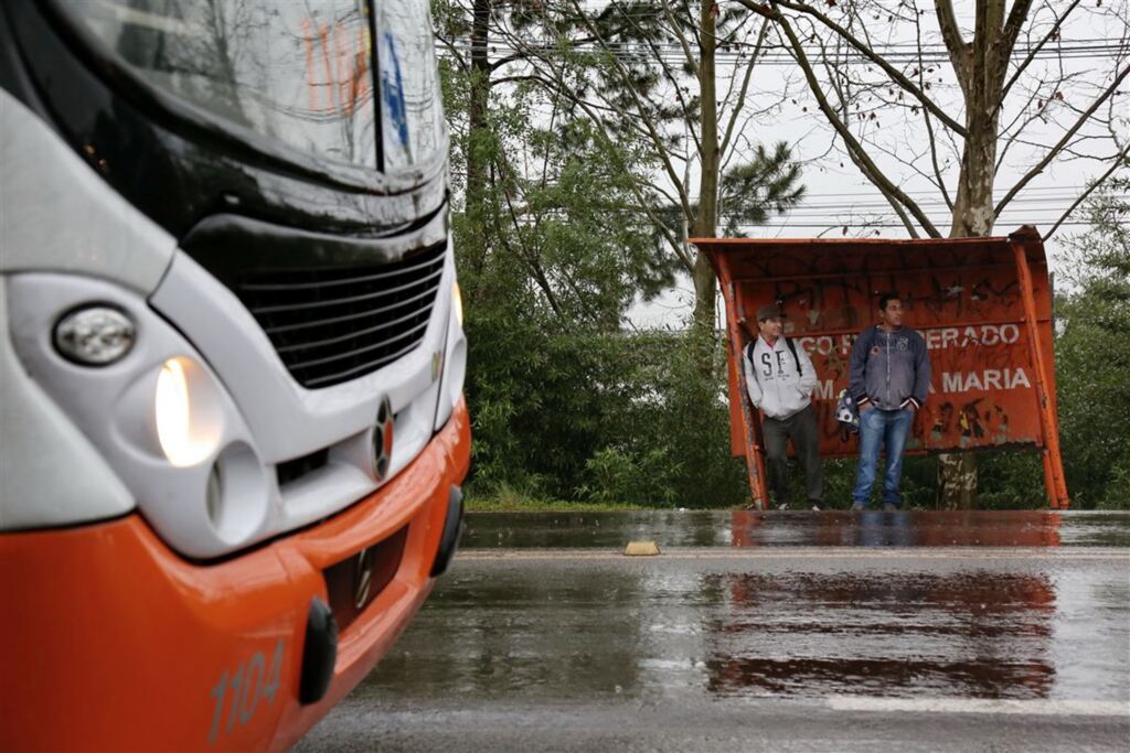 Projeto de lei sugere instalação de placas em braile nas paradas de ônibus de Santa Maria