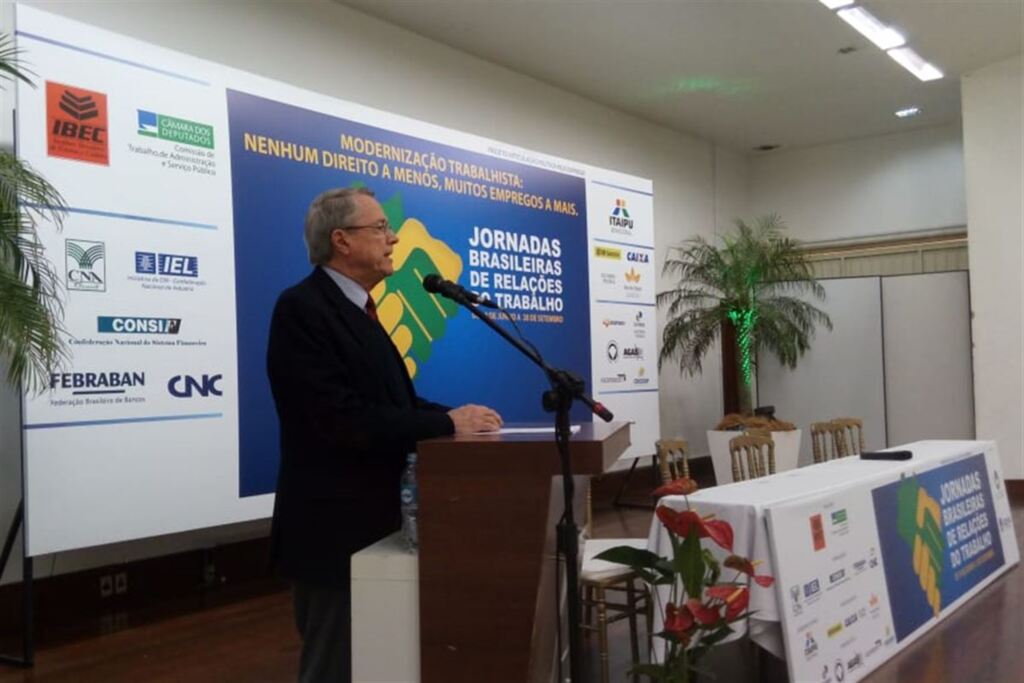 Para marcar o aniversário de um ano da reforma trabalhista, evento debateu o tema em Santa Maria