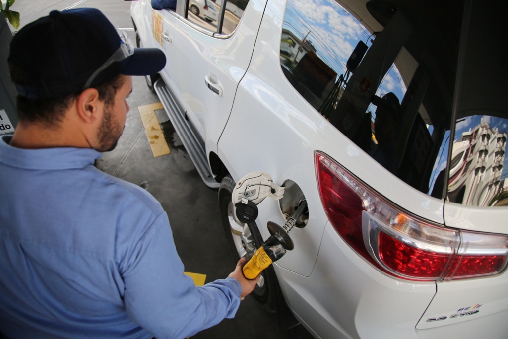 PESQUISA: maioria dos postos de Santa Maria baixa o preço do diesel, que pode ser achado por R$ 3,24
