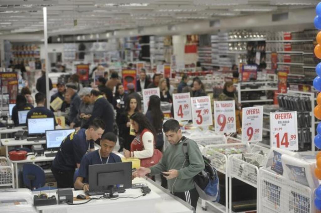 Geração de empregos no comércio de Santa Maria segue em baixa