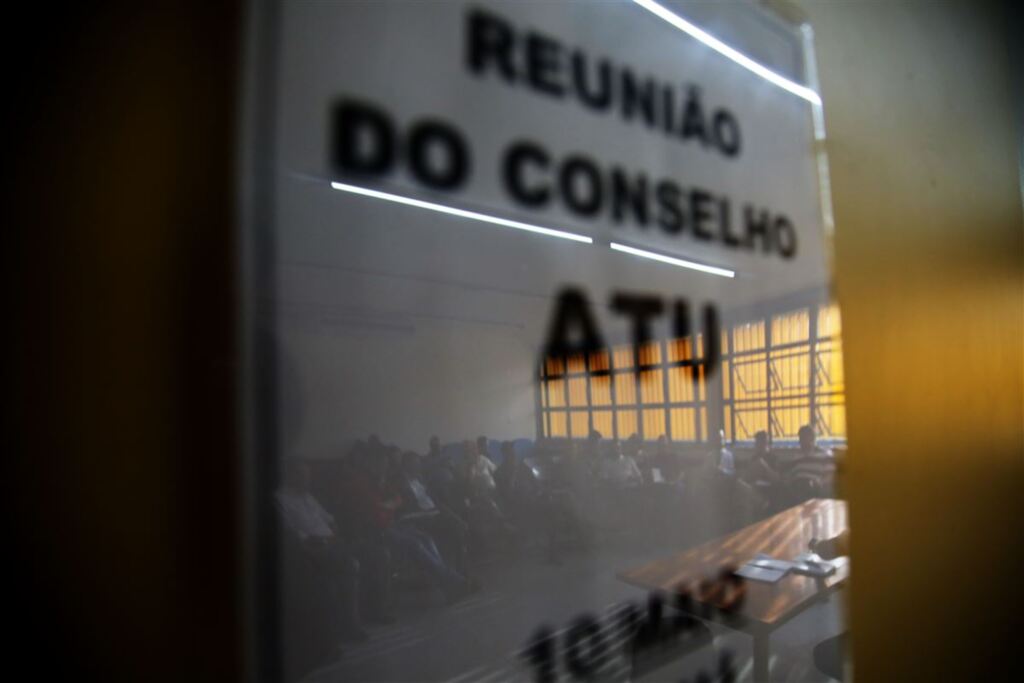 Prefeitura fará exigências para reajustar tarifa de ônibus, garante secretário