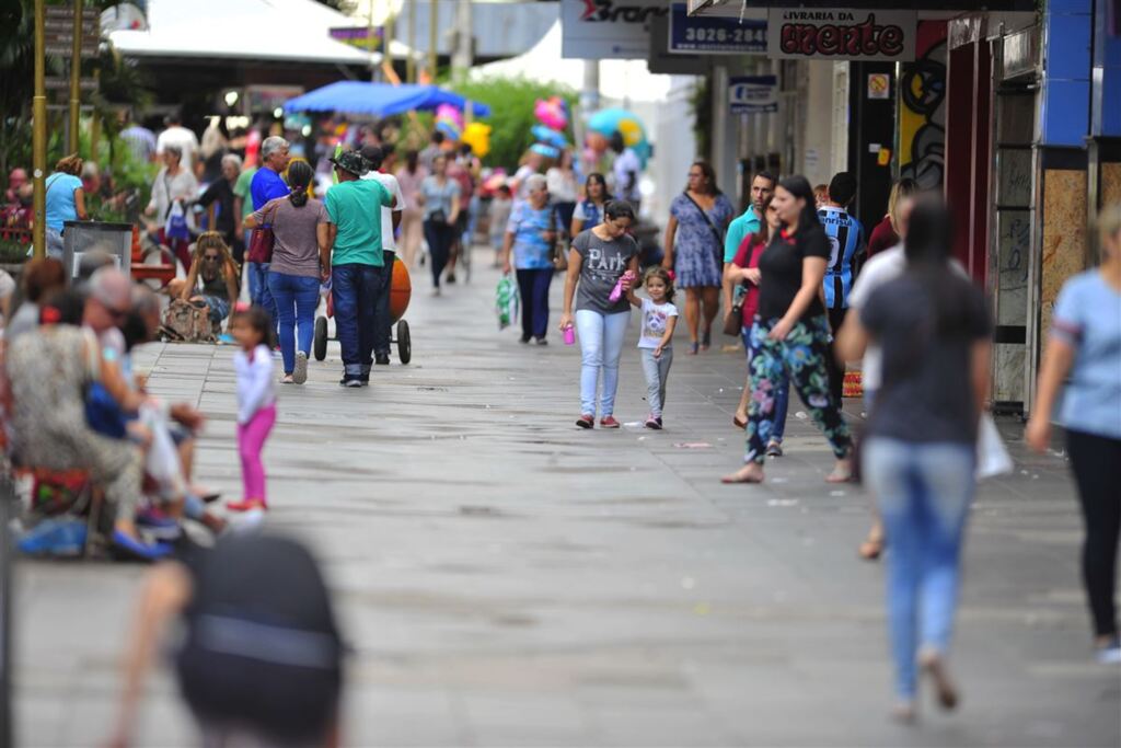 Lojas avaliam vendas após abrirem neste domingo