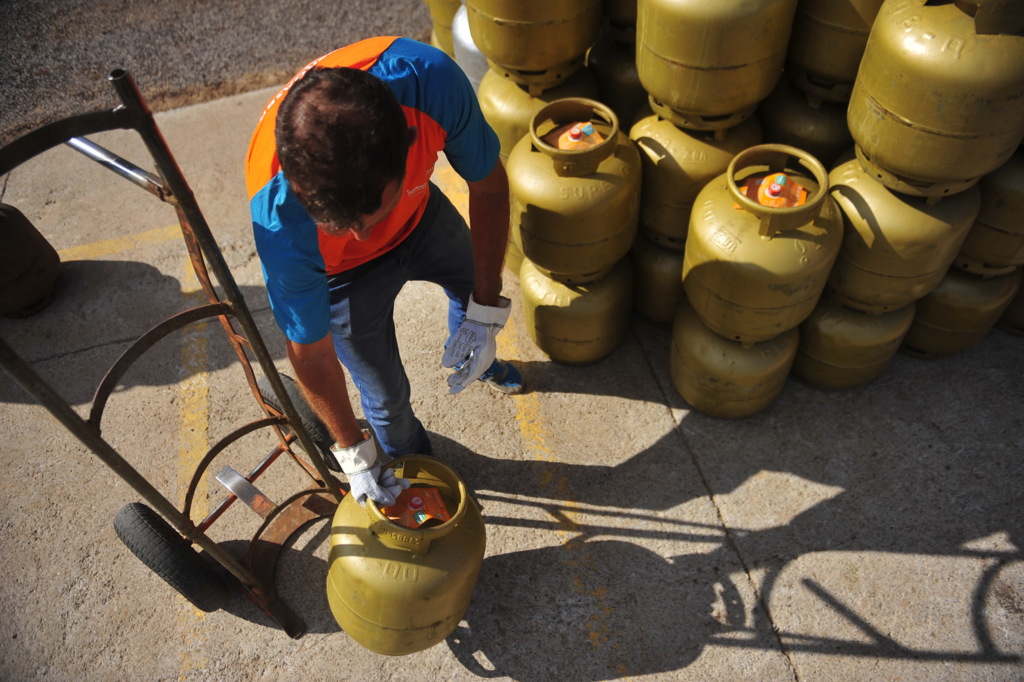 Foto: Gabriel Haesbaert (Diário) - Algumas revendedoras reduziram preços para manter as vendas
