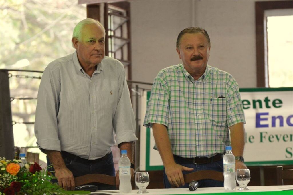  - Tarso Teixeira, de São Gabriel (à esq.), ao lado de Nabhan Garcia, do Ministério da Agricultura
