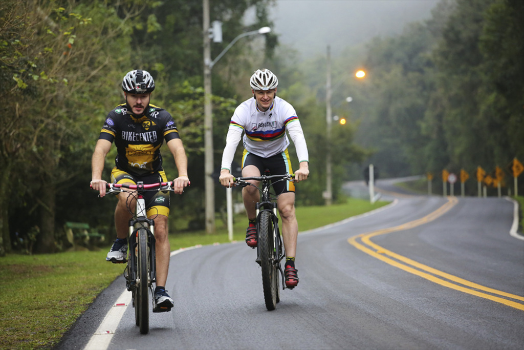 VÍDEO: web designer do Diário vive os perigos e sensações de percorrer uma das rodovias frequentadas pelos ciclistas