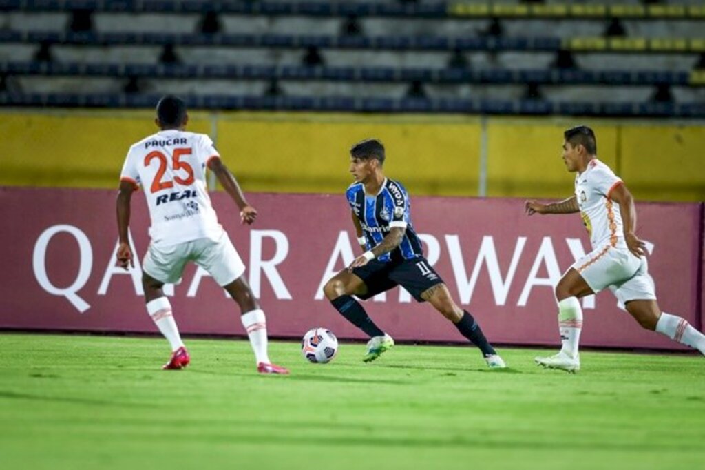 Grêmio vence o Ayacucho por 2 a 1 e garante classificação na fase seguinte da pré-Libertadores
