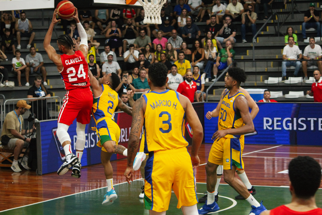 título imagem Em jogo disputado, Seleção Brasileira de Basquete perde e deixa classificação do Mundial para a última rodada