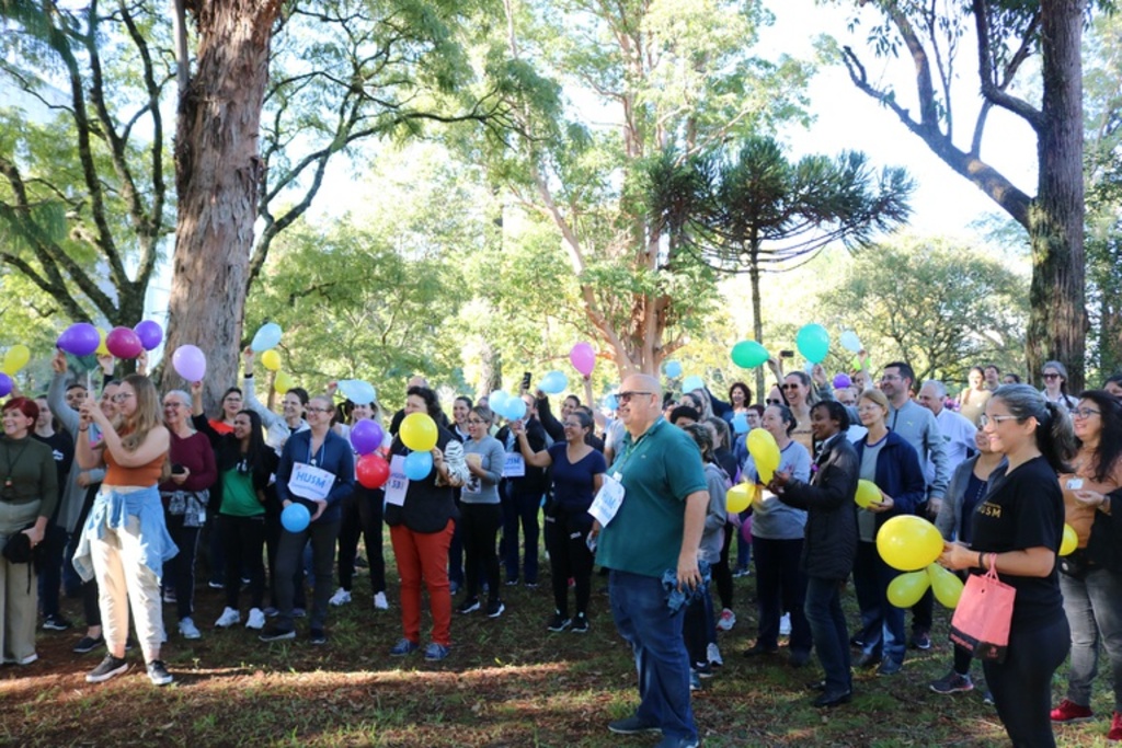 Caminhada reúne mais de 200 pessoas em Santa Maria