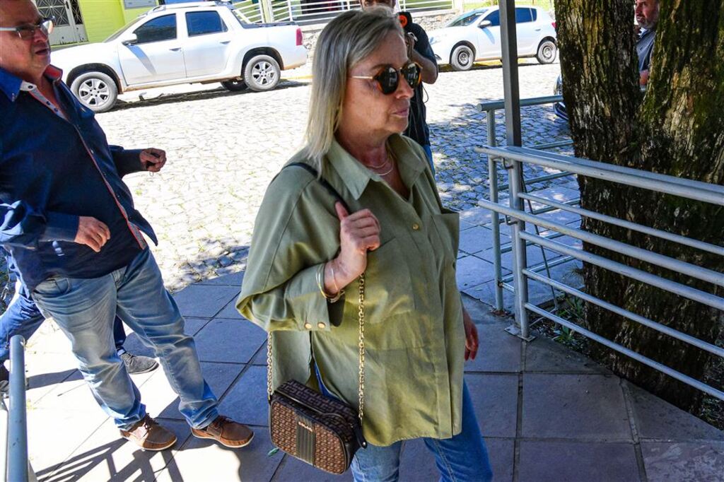 Galeria de imagens: A então vice-prefeita, Salete Desconzi assumiu o cargo após o afastamento de Weber