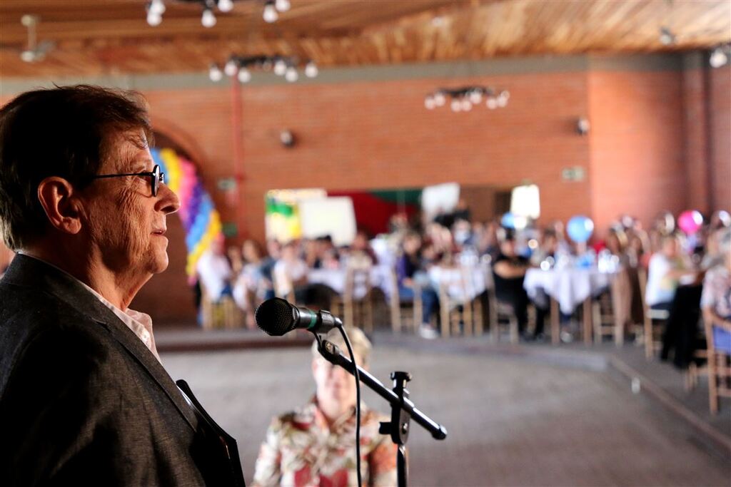 título imagem Encontro de Transplantados comemora aniversário do Husm e faz homenagem a pioneirismo de médico em Santa Maria