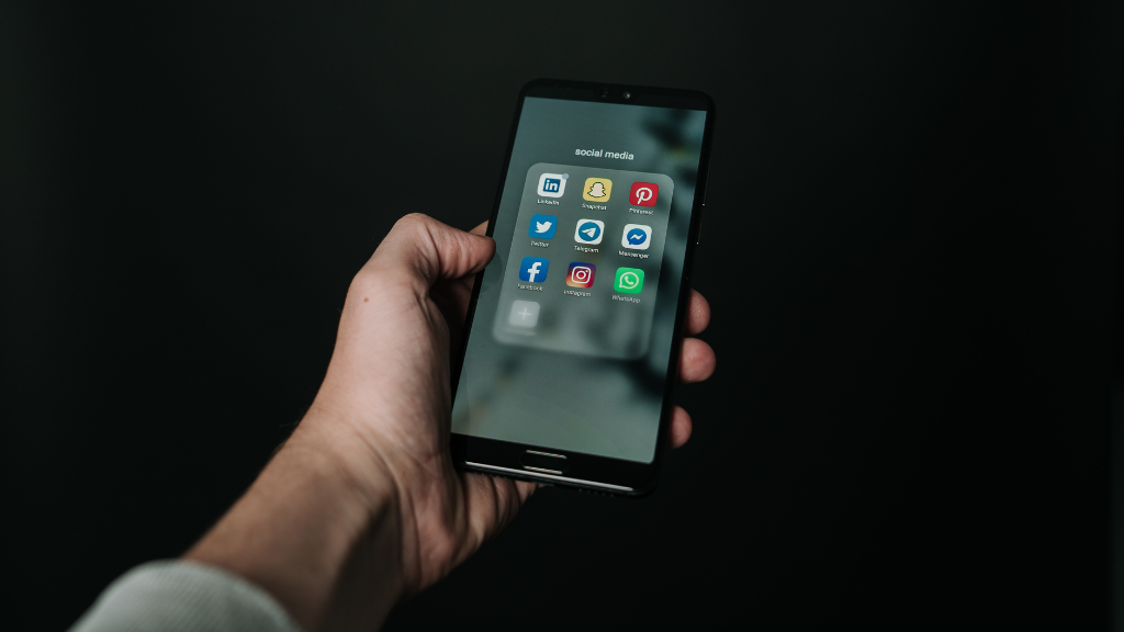 título imagem PL das Fake News: Cade investigará se plataformas cometeram abuso de posição dominante