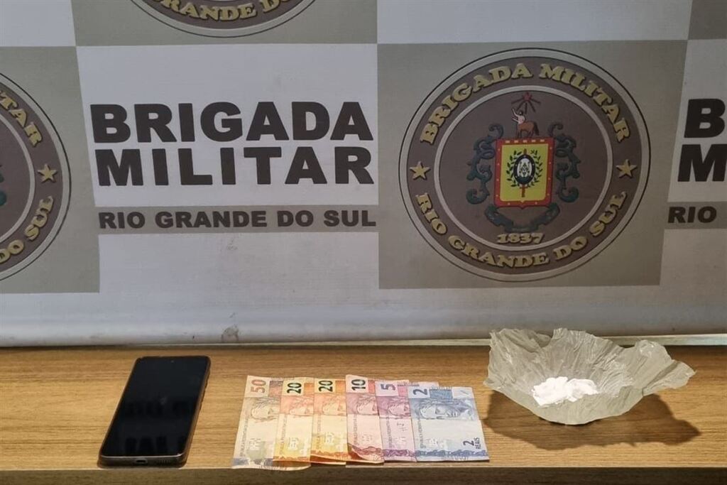 título imagem Homem é preso por tráfico de drogas no Bairro Itararé em Santa Maria