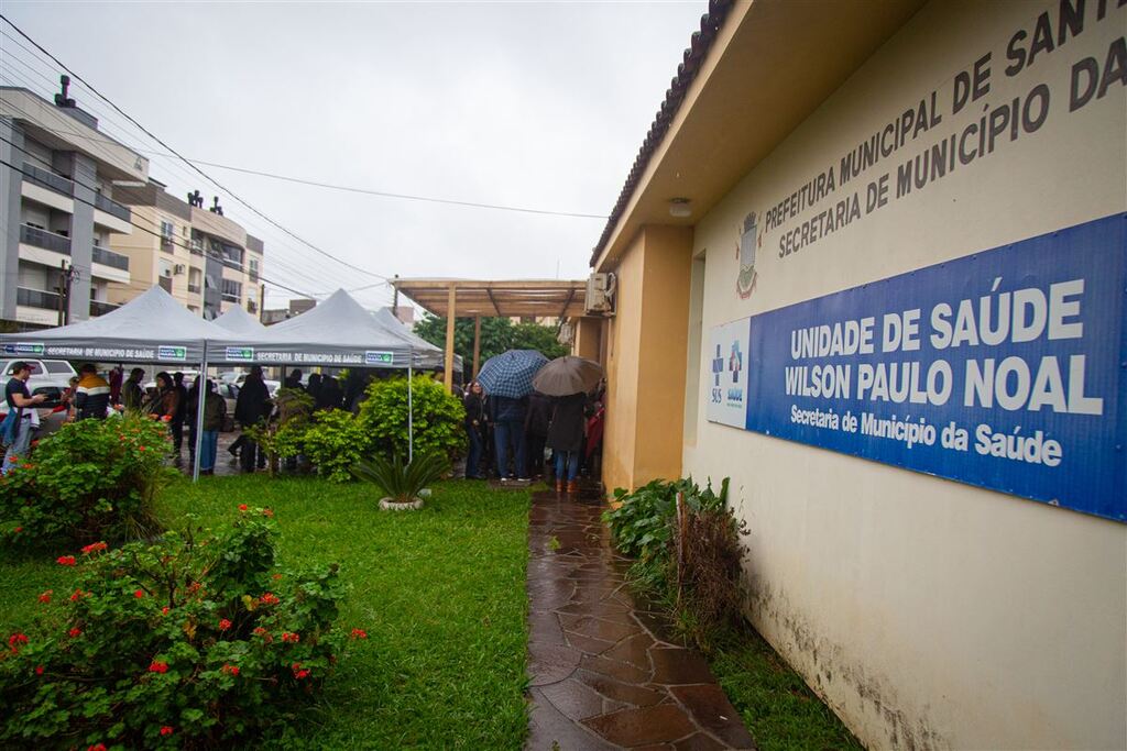 título imagem Vacinação com doses bivalentes para pessoas com 18 anos ou mais reúne grande público em Santa Maria