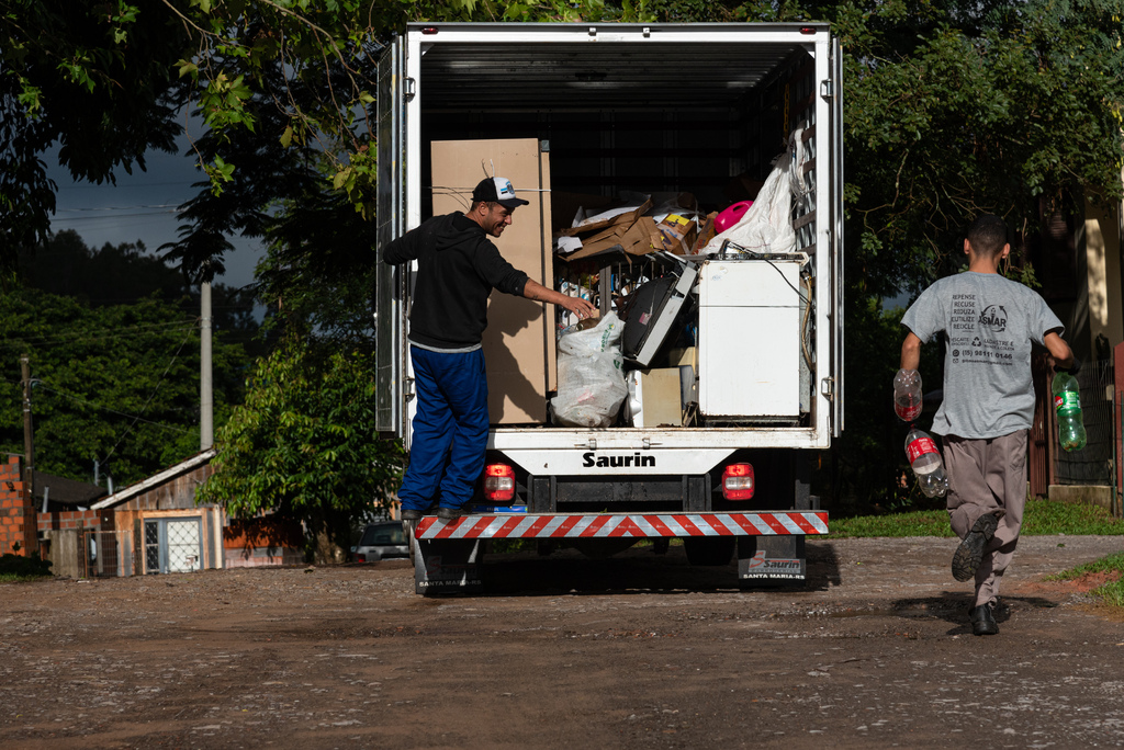 título imagem Confira como foi o primeiro dia de coleta seletiva em Santa Maria