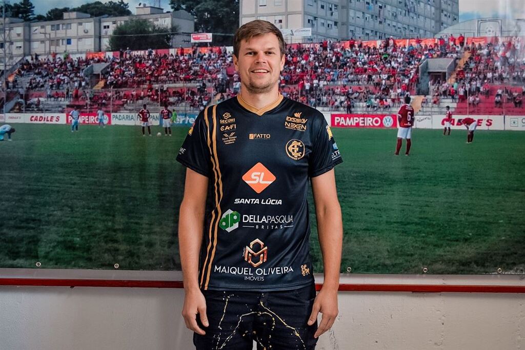 Inter-SM anuncia o zagueiro Rafael Alemão