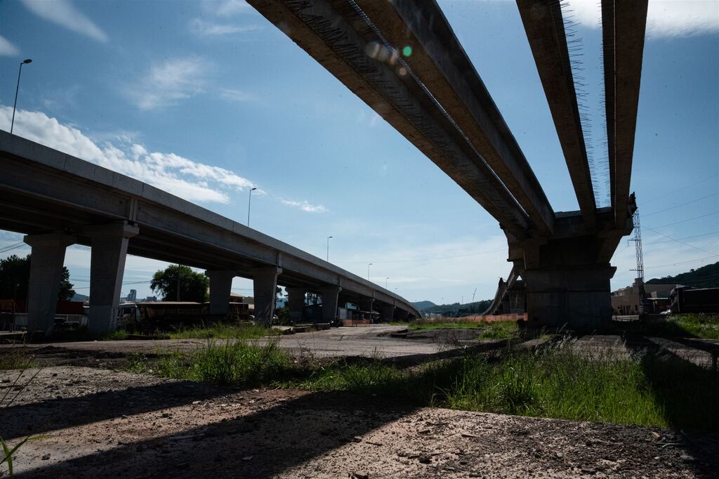 título imagem Pimenta promete concluir obra da Travessia ainda este ano; DNIT busca uma solução