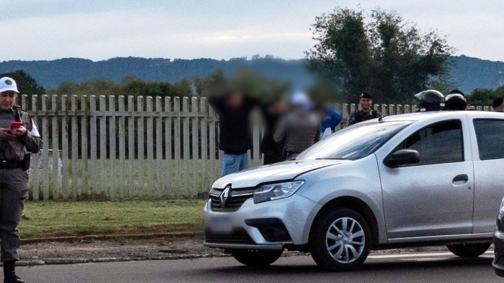 Após denúncia, polícia frustra plano de homicídio, prende três e apreende armas e drogas em Santa Maria