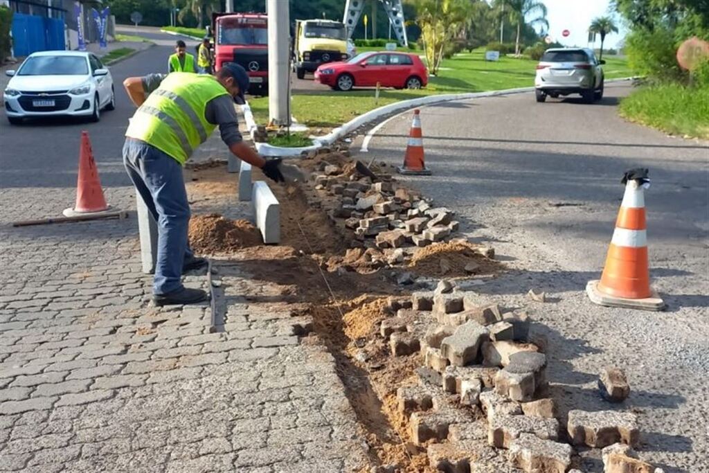 Foto: João Vilnei (Prefeitura de Santa Maria/ divulgação) - As alterações, que ocorrem na avenida com as ruas Carlos Brenner, Israel Seligman e Francisco Crosseti, são para organizar o fluxo de veículos e a circulação de pessoas