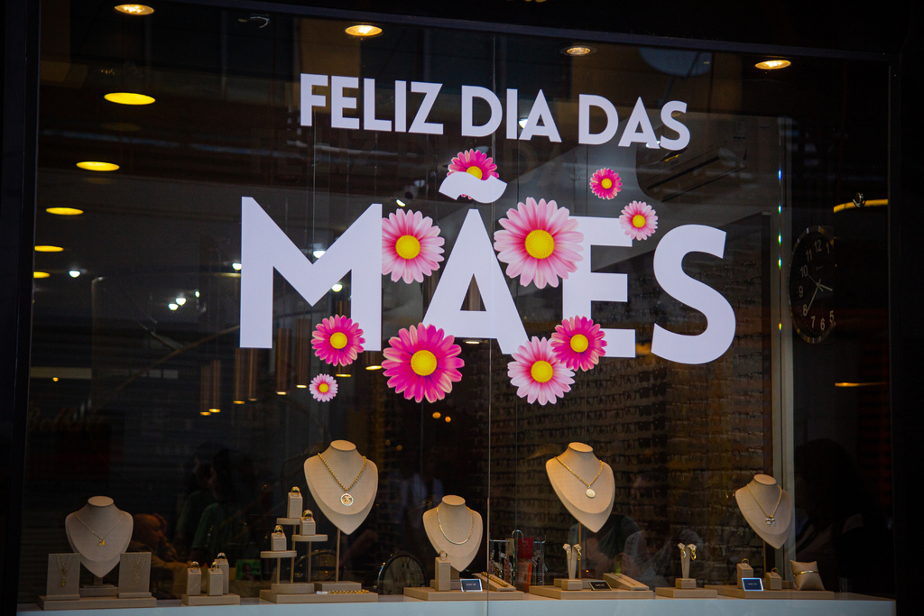 título imagem Dia das Mães deve ser mais retraído neste ano em Santa Maria