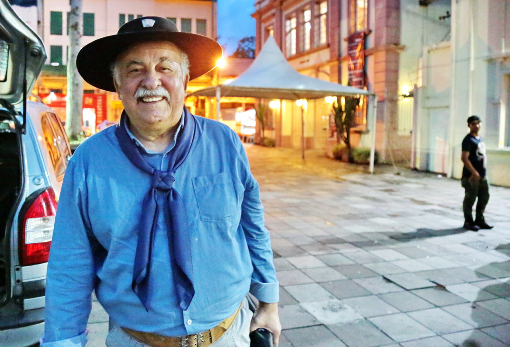Formado em música pela UFSM, cantor Luiz Carlos Borges morre aos 70 anos