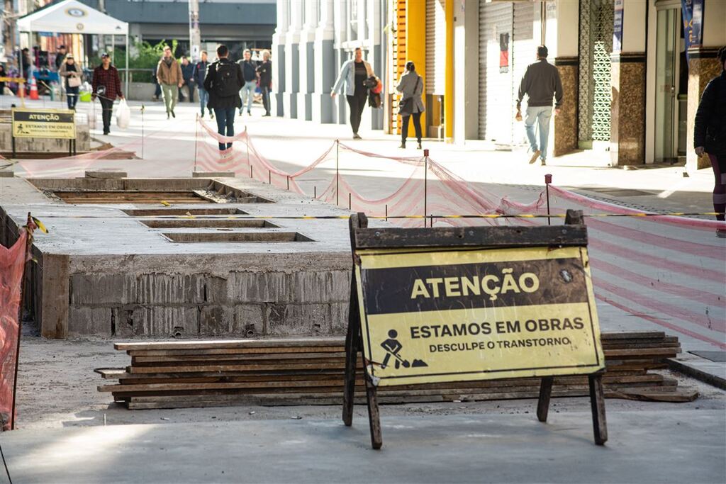 Na reta final: Calçadão está 90% concluído