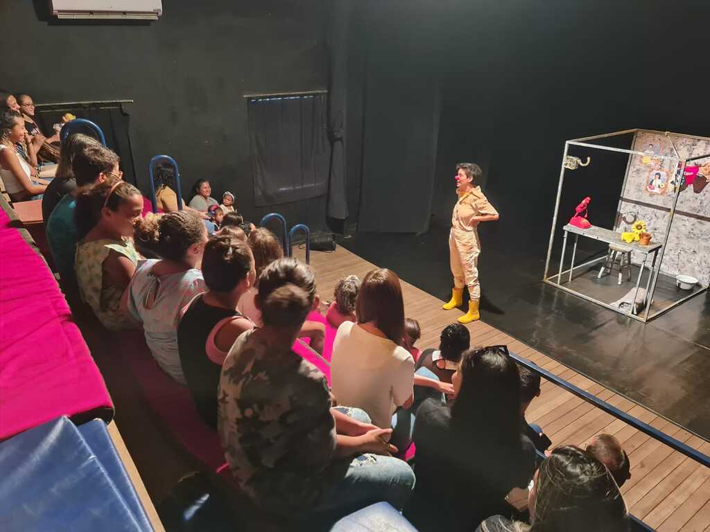 Espetáculo de teatro é apresentado para apenadas do Presídio de Santa Maria