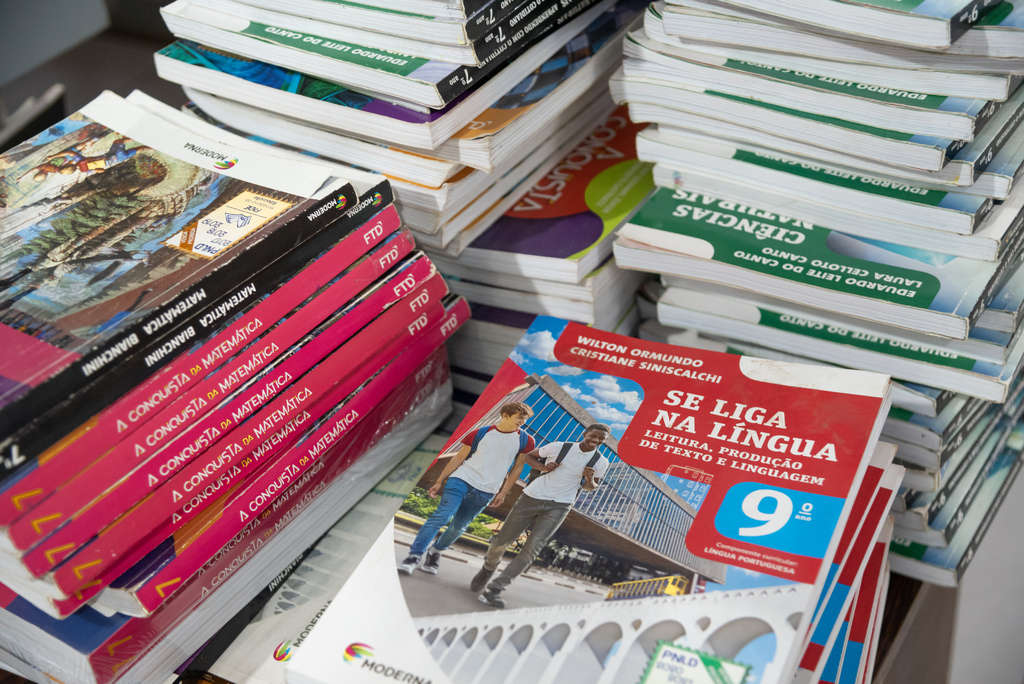 Governo libera R$ 4 bilhões para vagas em turno integral