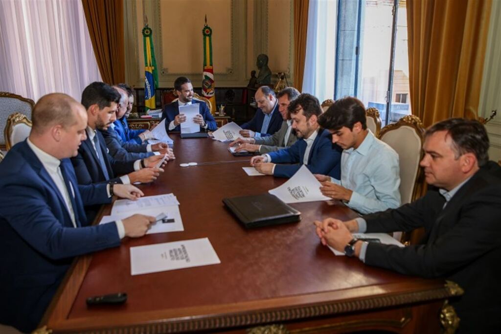 título imagem Comitiva de Júlio de Castilhos pede apoio para usina de etanol ao governo do RS