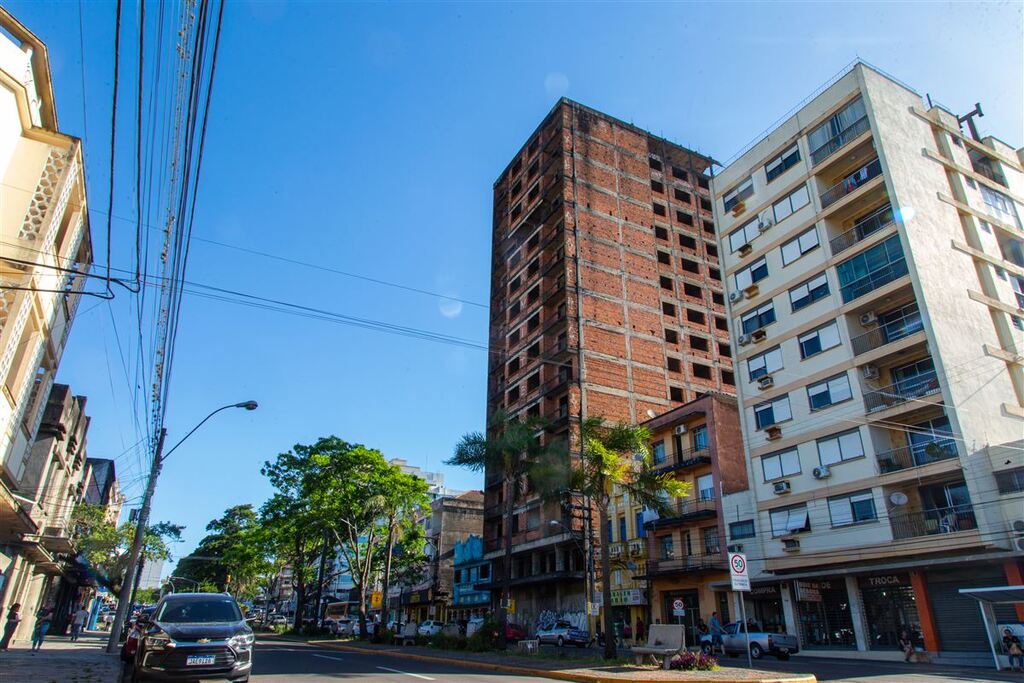 Construtora de Santa Maria apresenta proposta para concluir 