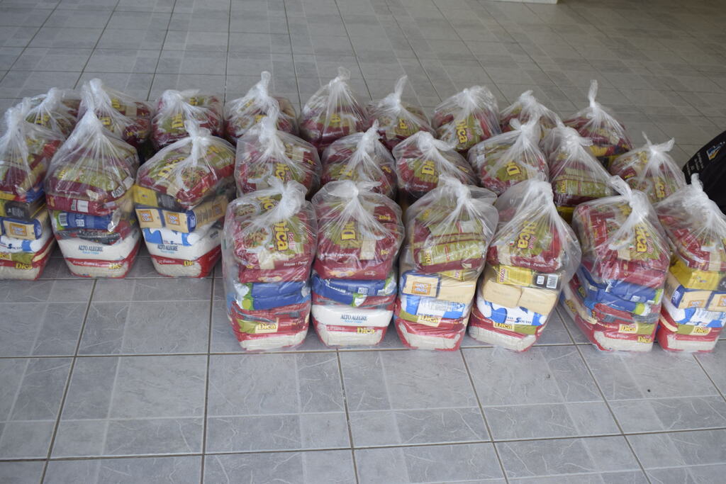 Agricultores recebem as primeiras cestas básicas em Faxinal do Soturno