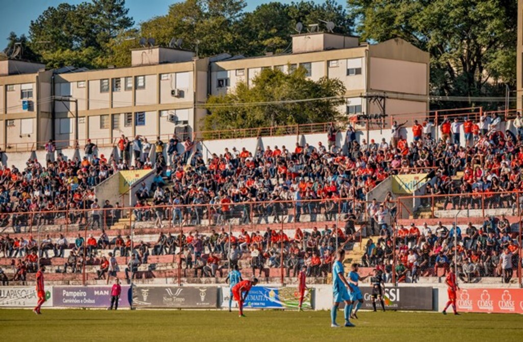 Inter-SM se manifesta sobre suposto caso de racismo em jogo na Baixada