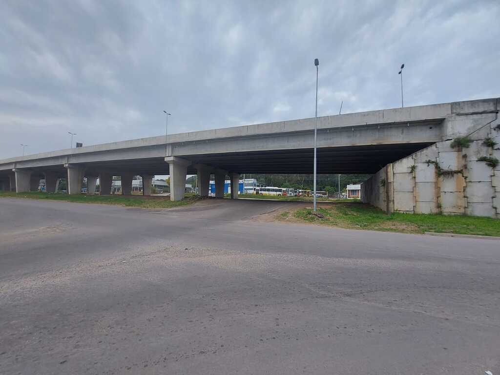 título imagem Bloqueio na rótula de acesso ao viaduto da BR-158 para a Duque de Caxias inicia nesta segunda, alerta DNIT