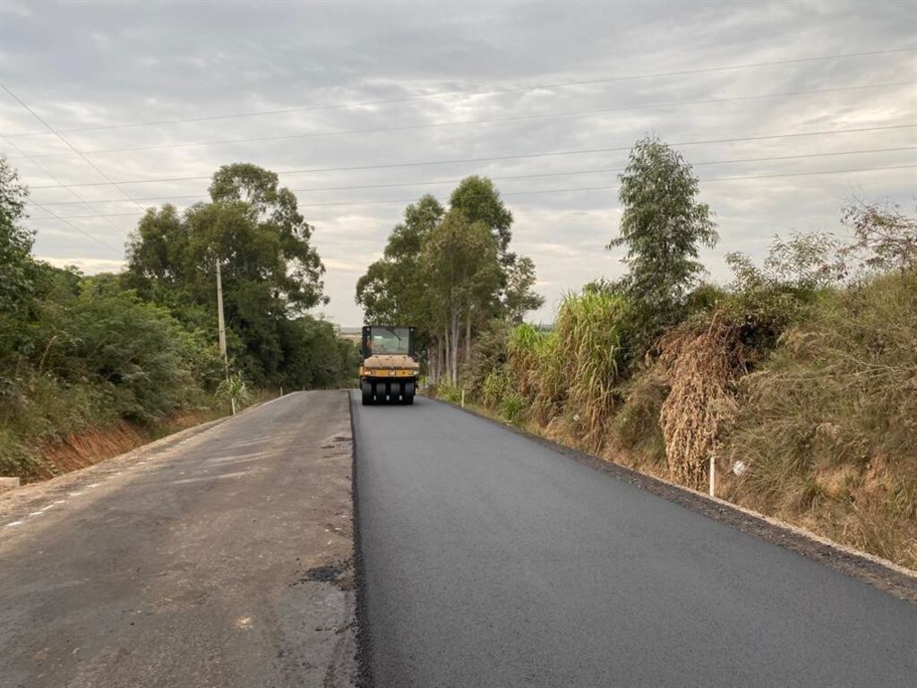título imagem Obras na estrada de Vale Vêneto avançam e entram em reta final