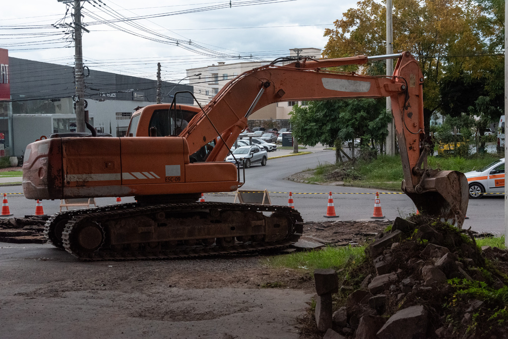 título imagem Rótula de acesso ao viaduto da BR-158 pela Rua Duque de Caxias está com bloqueio parcial
