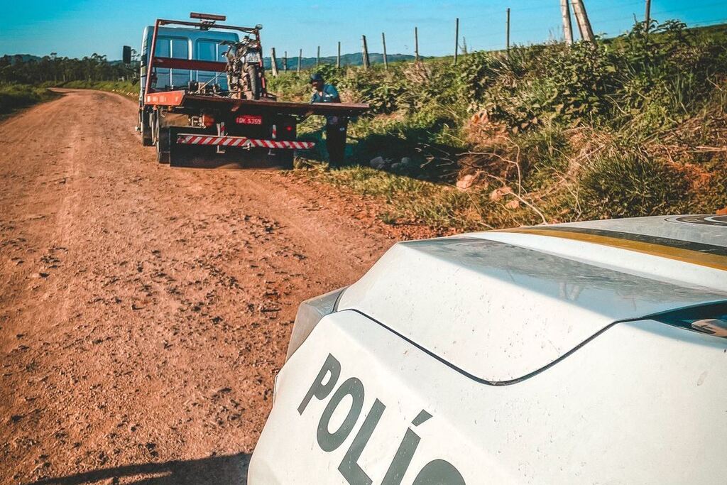 Motociclista é perseguido e detido após fugir de barreira policial em Santa Maria