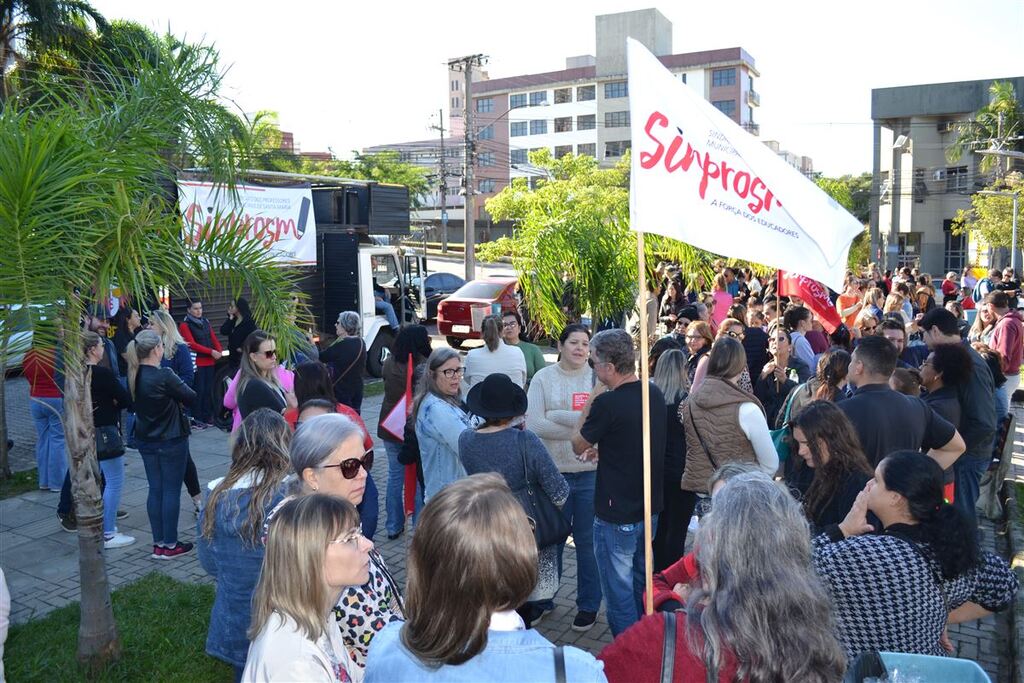 Professores da rede municipal de Santa Maria realizam nova paralisação nesta quinta-feira