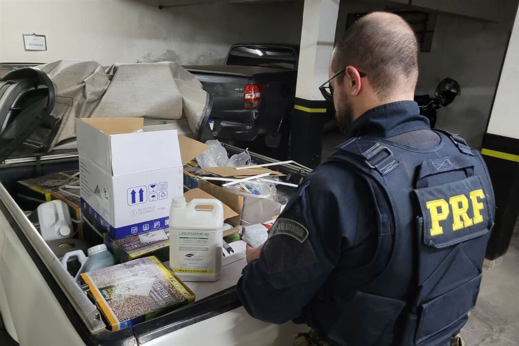 título imagem Homem é preso pela PRF com mais de 200 kg de agrotóxicos em rodovia da região