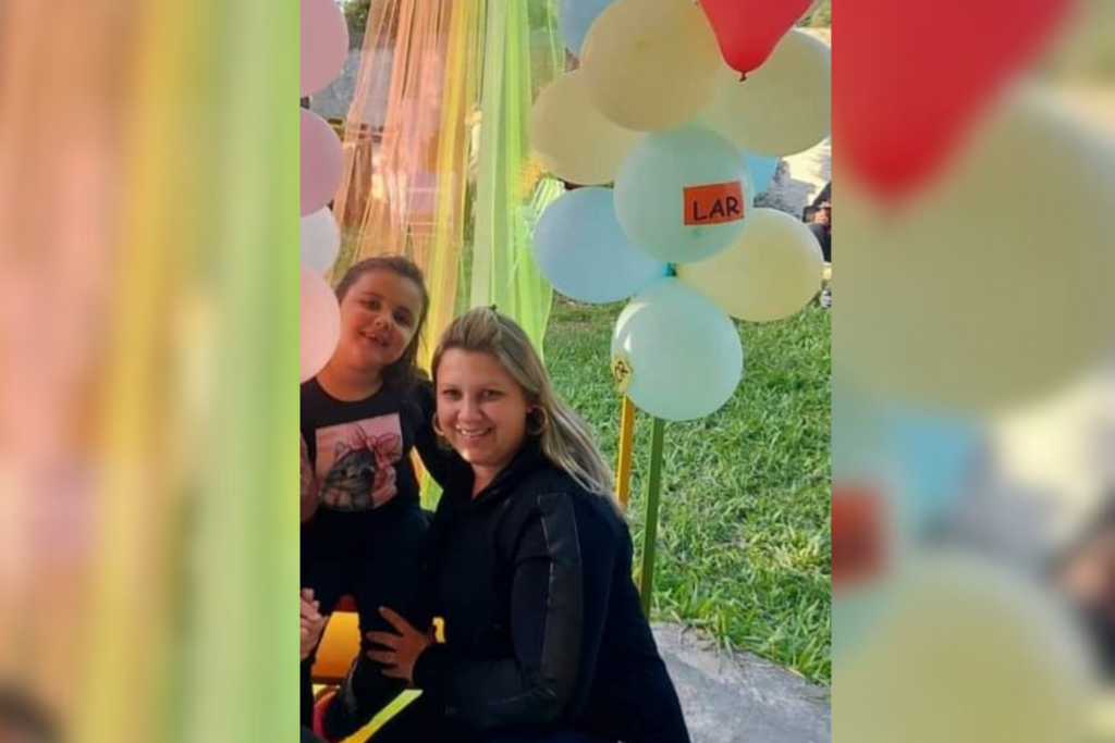 Foto: arquivo pessoal - Andreia (à dir.) com a filha Maria Eduarda, de 6 anos