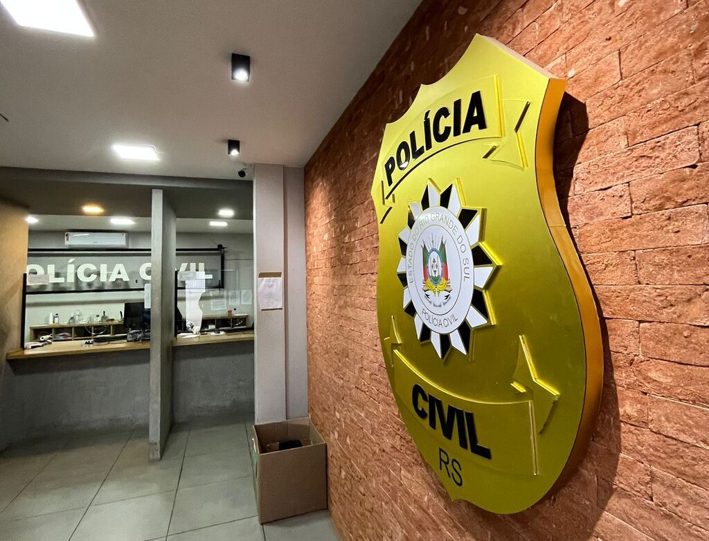 título imagem Jovem é morto a tiros em frente ao local de trabalho em Santa Maria