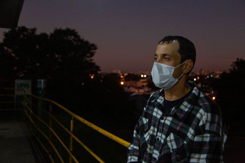 Galeria de imagens: O construtor civil Gelson Machado, 43 anos, morador do Bairro Caturrita
