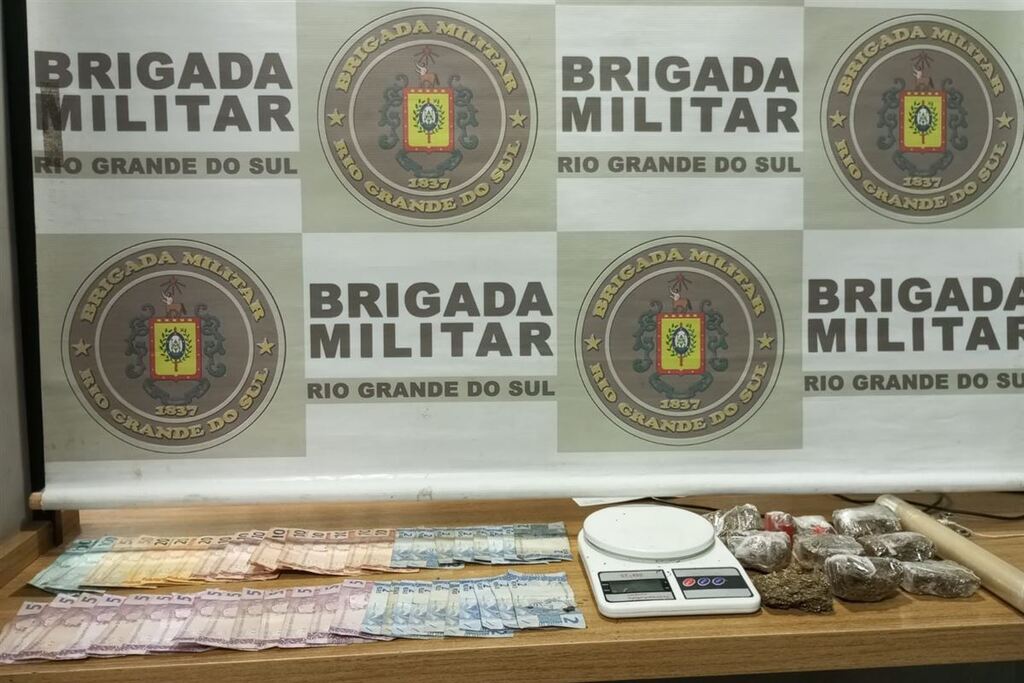 Jovem é preso em flagrante por tráfico de drogas no Bairro Noal em Santa Maria