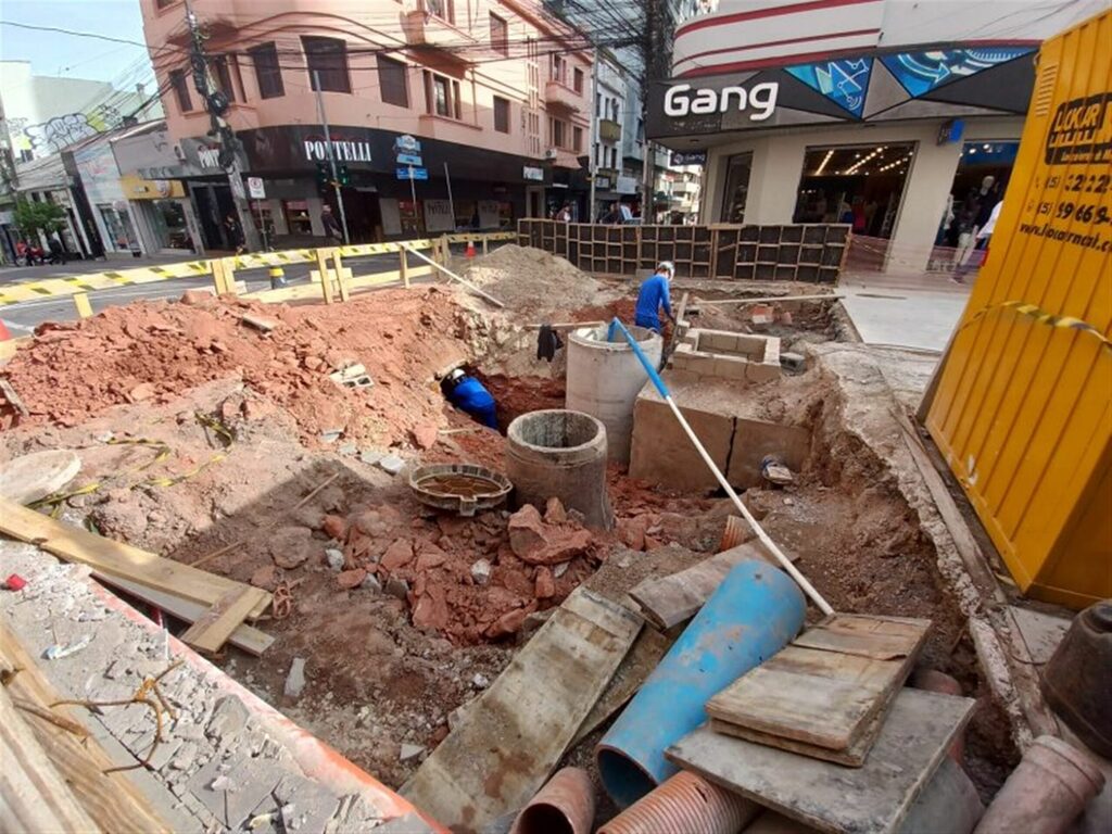 Obras no Calçadão Salvador Isaia chegam a 85% de conclusão