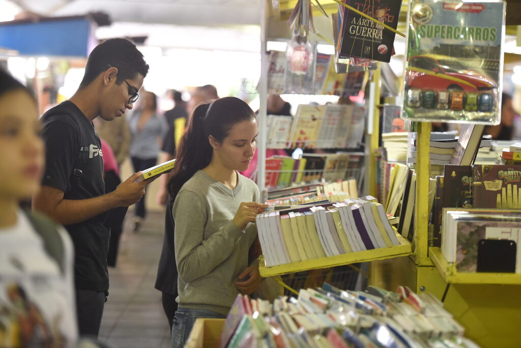 Confira a programação completa da 50ª Feira do Livro de Santa Maria, que começa no dia 28 de abril
