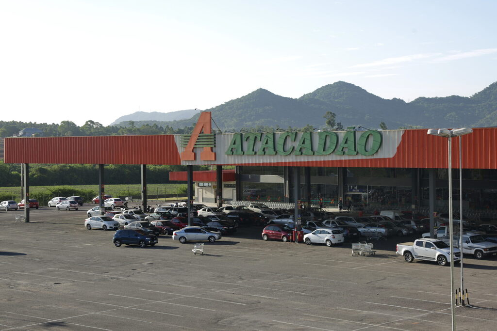 Atacadão suspende a circulação de fiscais dentro dos mercados