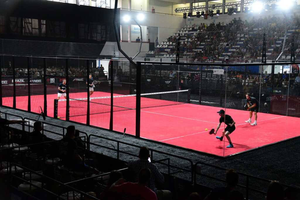 Santa-mariense vence partida entre favoritos; confira como  foi o primeiro dia do evento A1 Padel Tour
